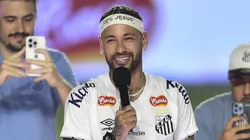 Neymar volvió al Santos, el club de sus amores.
