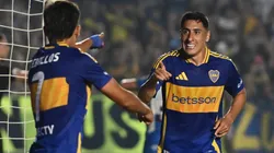 Exequiel Zeballos y Miguel Merentiel festejan uno de los tantos en la goleada por Copa Argentina ante Monte Maíz.