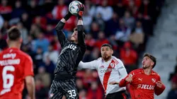 Rodrigo Rey y Paulo Díaz en el último River Plate vs Independiente, disputado en el Estadio Libertadores de América.