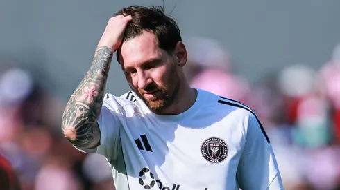 Lionel Messi, agarrándose la cabeza en el partido entre Inter Miami y Sporting San Miguelito.