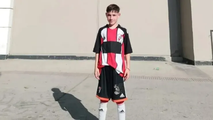 Ian Barrios con los colores de River.