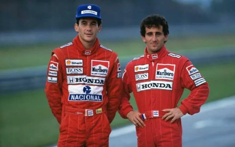 Ayrton Senna y Alain Prost en McLaren, como compañeros de equipo, en el punto máximo de su rivalidad.