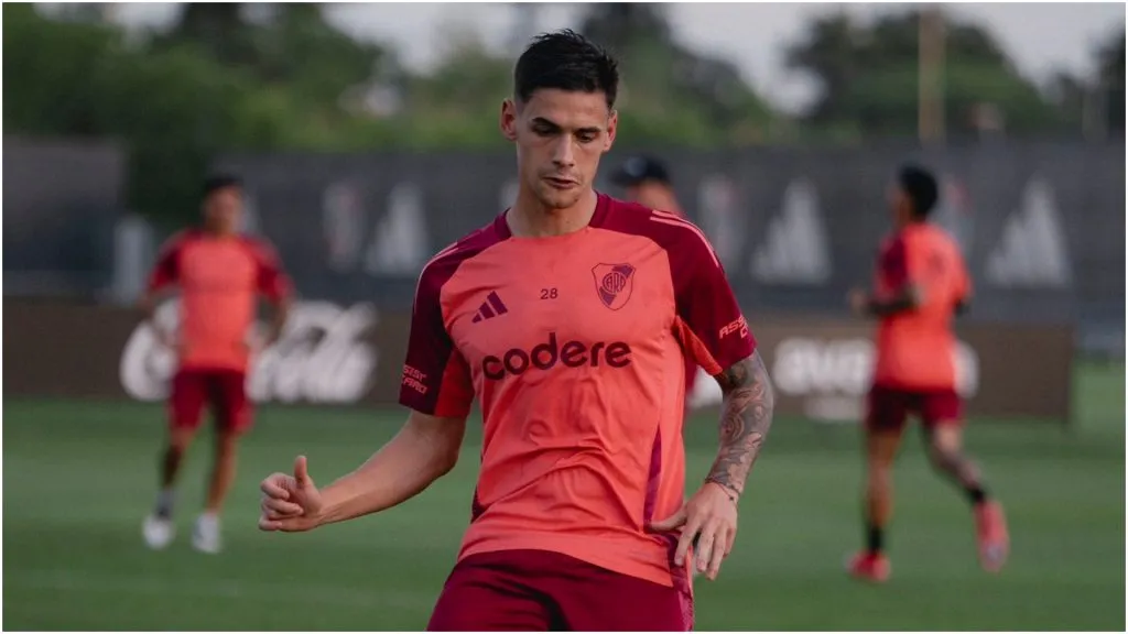 Lucas Martínez Quarta en acción.