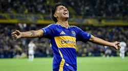 Exequiel Zeballos celebra su gol para Boca Juniors contra Independiente Rivadavia de Mendoza.