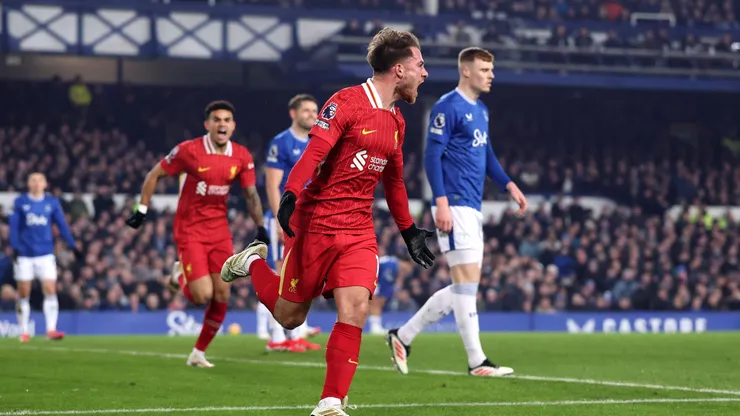 El gol de cabeza con el que Alexis Mac Allister empató el clásico entre Everton y Liverpool