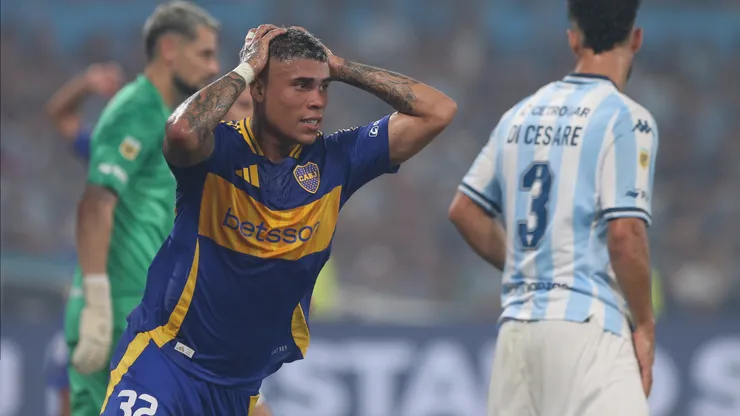 Sufre Gago: Ayrton Costa está con molestias y se sumaría a las bajas que tiene Boca para el debut en la Copa Libertadores