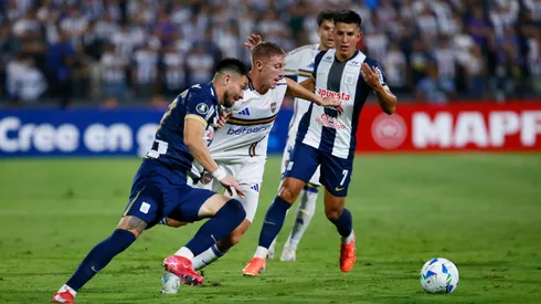 El cotejo de ida, muy intenso entre Alianza Lima y Boca.