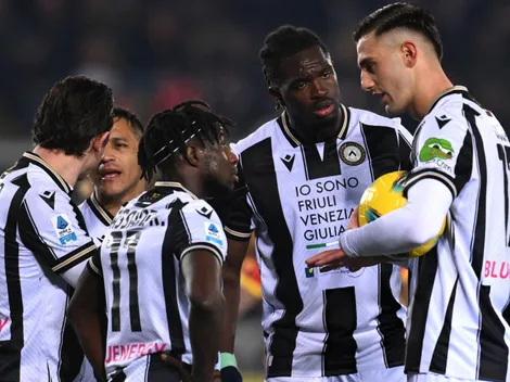 Se peleó con todo su equipo para patear un penal, lo metió, nadie festejó con él y el DT lo sacó del partido