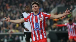 Julián Álvarez y su clásico festejo de gol.