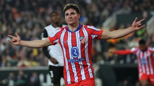 Julián Álvarez y su clásico festejo de gol.