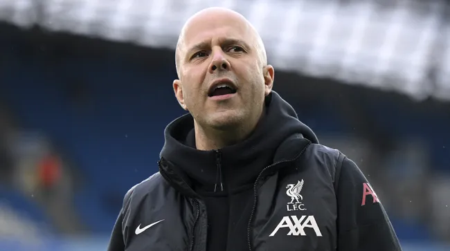 Arne Slot fue tajante sobre la relación con Salah. (Getty)