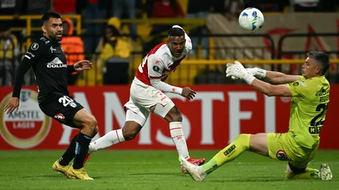 Duelo intenso entre Santa Fe y Deportes Iquique.