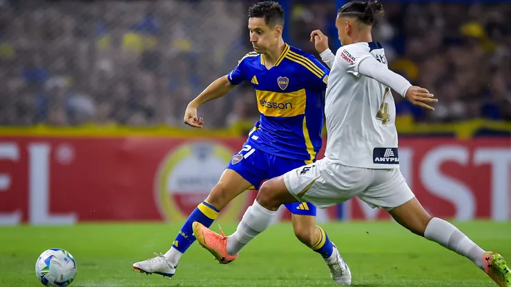 Boca y Alianza Lima se enfrentan en La Bombonera.