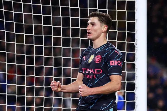 En Manchester extrañan a Julián Álvarez.