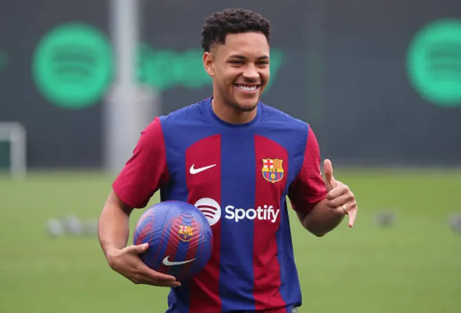 Vitor Roque llegó como una gran promesa al Barcelona de Xavi, pero nunca rindió.