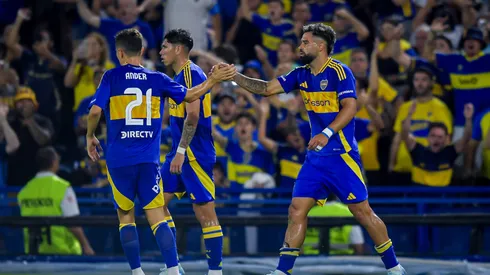Los jugadores de Boca celebrando el gol de Milton Giménez.