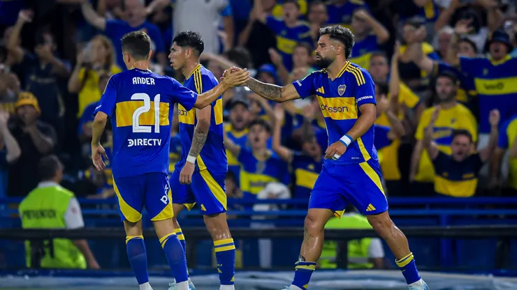 Los jugadores de Boca celebrando el gol de Milton Giménez.