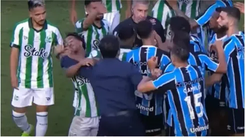 El bochornoso momento que protagonizó Quinteros.