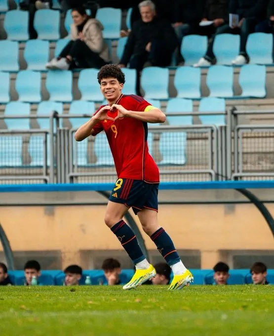 España le gana a Brasil la pulseada por Enzo Alves.