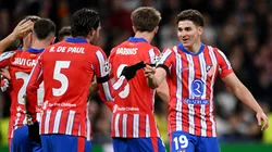 Julián Álvarez festeja su gol en el partido de ida junto a Rodrigo De Paul.