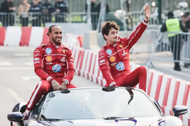 Hamilton y Leclerc, los encargados de devolverle la gloria a Ferrari.