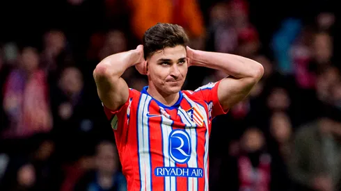 La reacción inmediata de Julián Álvarez ante sus compañeros de Atlético de Madrid tras su penal con doble toque