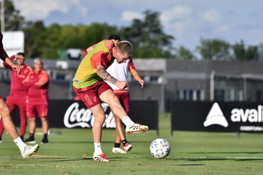 River continúa preparándose para visitar al Deportivo Riestra.