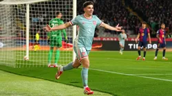 Julián Álvarez festeja su gol en el empate 4-4 entre Barcelona y Atlético Madrid por Copa del Rey.