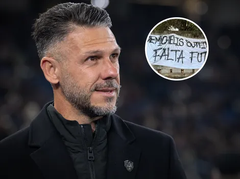 Los hinchas de Rayados y un contundente mensaje para Demichelis en una bandera: “Falta fútbol”