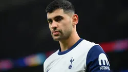 Cristian Romero debió salir en el complemento vs. Fulham por una molestia muscular.