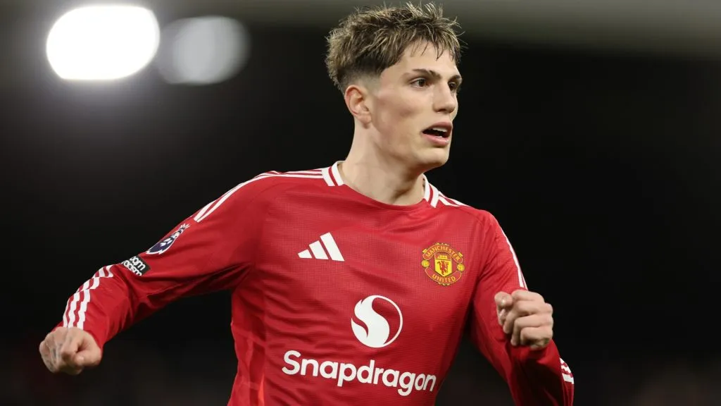 Alejandro Garnacho, delantero de Manchester United.