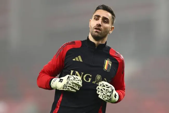 Casteels anunció su baja tras el regreso de Courtois a la convocatoria.