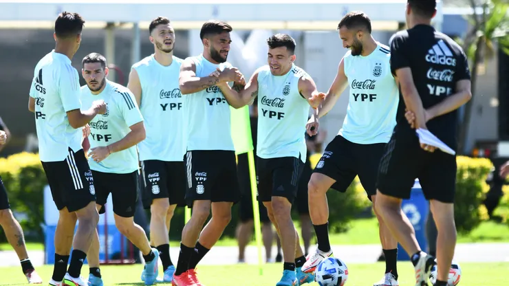 Emiliano Buendía en la Selección Argentina.