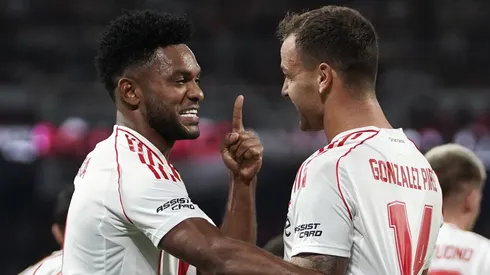 River se enfrenta a Bolívar.