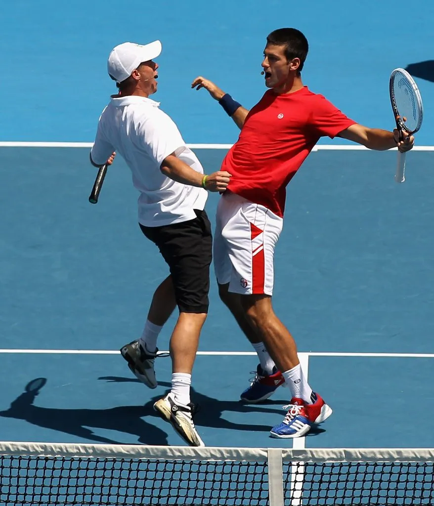 Hewitt y Nole en una exhibición en Australia. (Foto: Getty).
