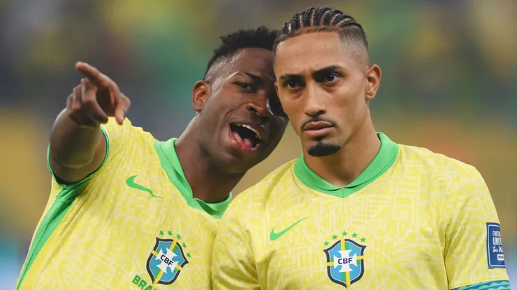 La pelea de Raphinha con Vinícius Jr en pleno partido de Brasil justo antes de jugar contra Argentina