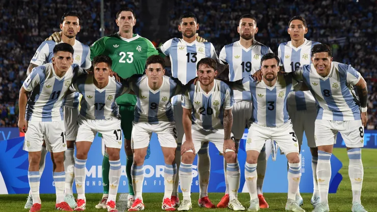 Los puntajes de Argentina ante Uruguay con Almada como figura