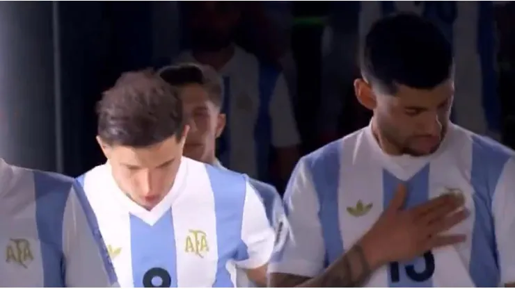 ¿Dedicado a Uruguay? El gesto de Cuti Romero justo antes de que arranque el partido de Argentina