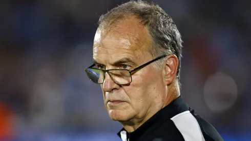 Argentina expuso a Bielsa, que tuvo que responder dos incómodas preguntas: "Usted equivoca su análisis"