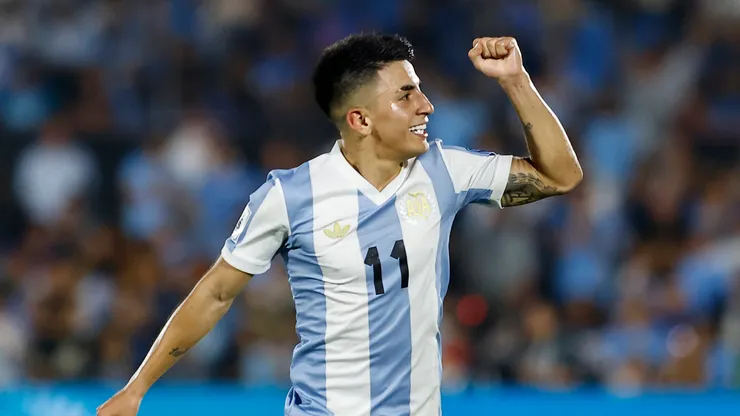 Thiago Almada festejó ante Uruguay para que dejen de llamarlo intrascendente en Argentina