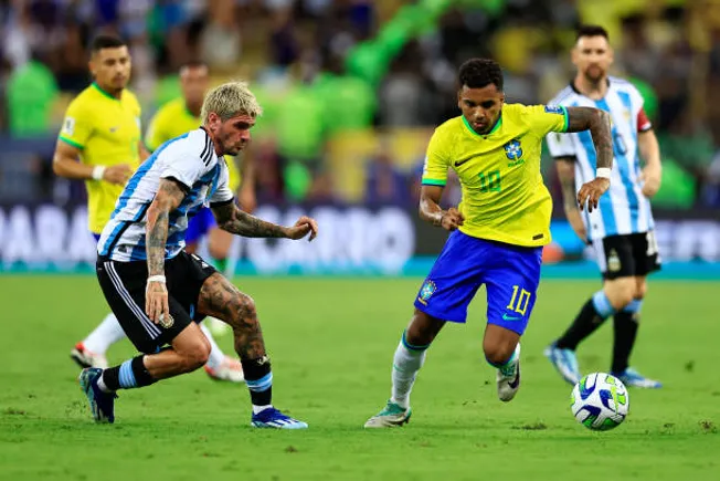 De Paul, con ganas de enfrentar a Brasil, aseguró que está bien y le pasó la pelota a Scaloni.