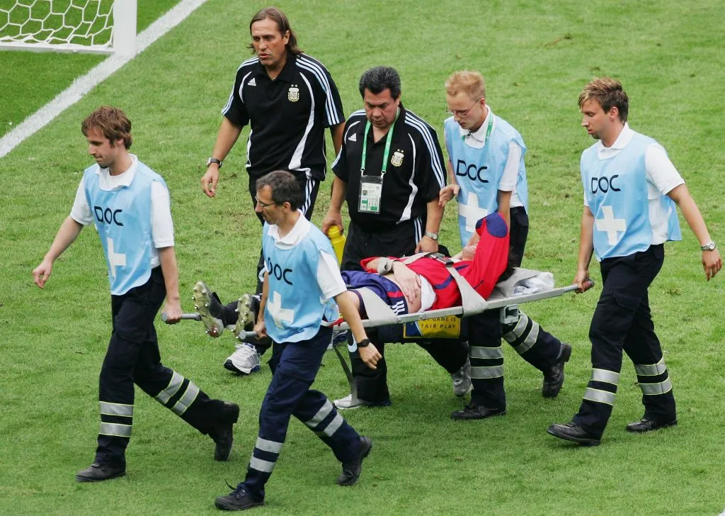 El Pato Abbondanzieri salió lesionado ante Alemania.