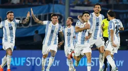 Los jugadores de la Selección festejando el gol ante Uruguay.