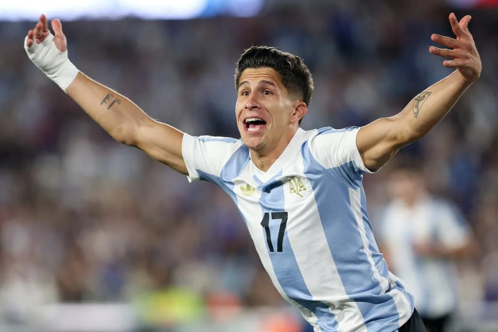 Giuliano Simeone celebra su gol ante Brasil. (Getty Images)