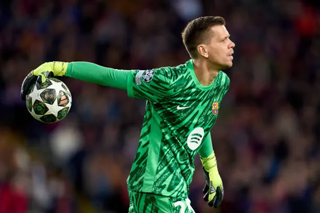 Szczesny se apoderó del arco en ausencia de ter Stegen y Flick lo prefiere.