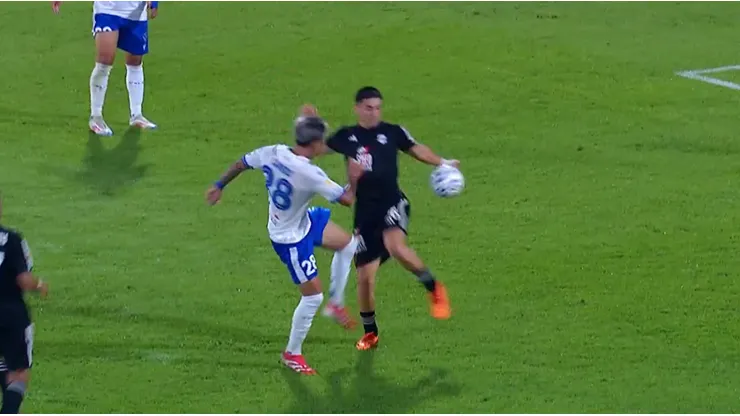 El penal que no le cobraron a Vélez contra Riestra que hizo estallar a Guillermo Barros Schelotto