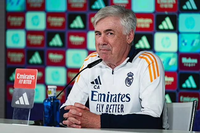Ancelotti sigue firme en su postura de no presentarse a menos de tener 72hs de descanso
