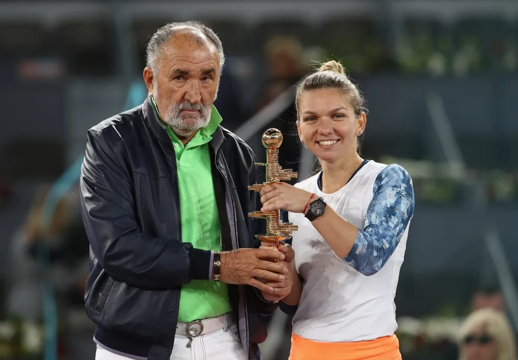 Tiriac junto a Halep, la mejor tenista rumana de la historia. (Foto: Getty).
