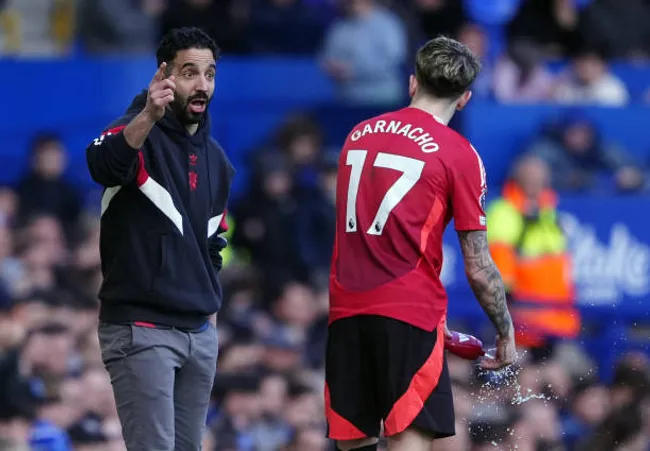 Amorim habló del partido de Garnacho.