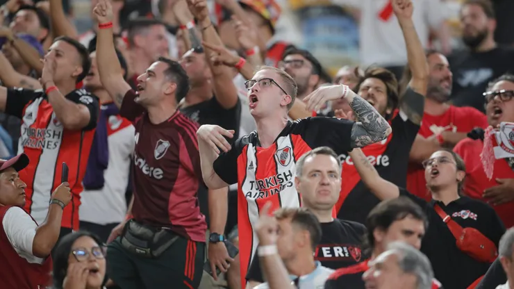 Los hinchas de River cuestionaron a Maxi Meza pese al triunfo en la Libertadores